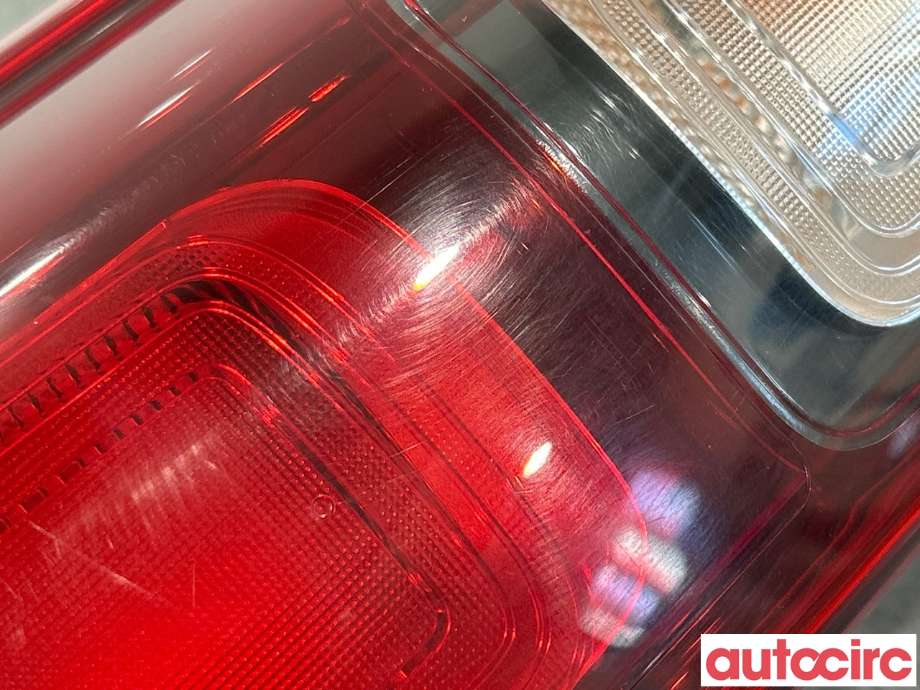 Baklykt venstre til Opel Vivaro B 2014-2019 (OPEL|93867974|)