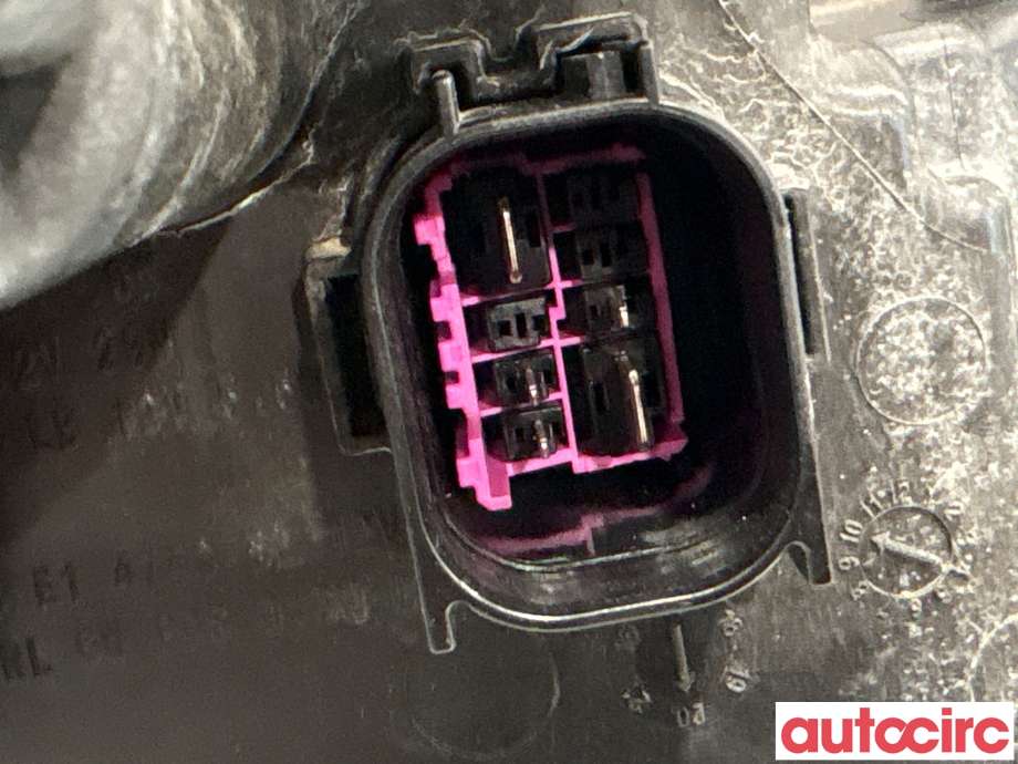 Frontlykt venstre halogen til Audi e-tron 2018-->> (AUDI|4KE941781||4KE941039)
