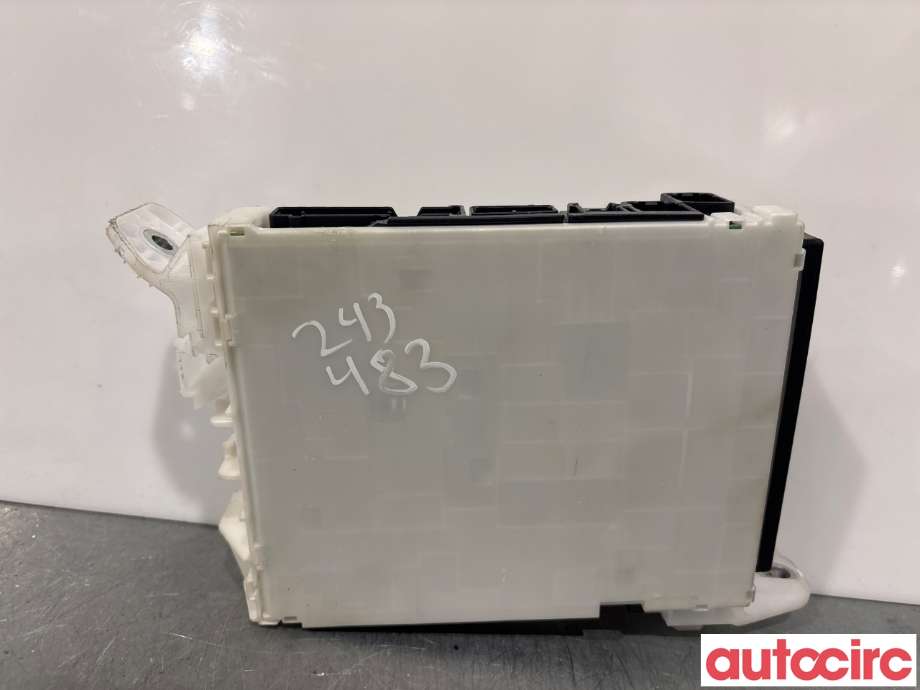 Sikringsboks til Toyota Yaris, 2020-->> (Type IV)  (TOYOTA|8273052R90)
