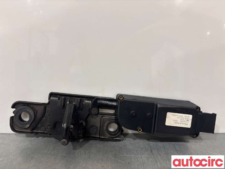 Baklukelås til Audi A6, Allroad 2012-2014 (Type III, Fase 1) (C7) (C7) (AUDI|4F9827383H|)