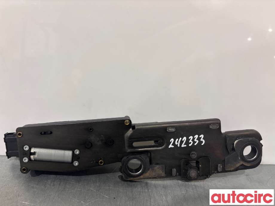Baklukelås til Audi A6, Allroad 2012-2014 (Type III, Fase 1) (C7) (C7) (AUDI|4F9827383H|)