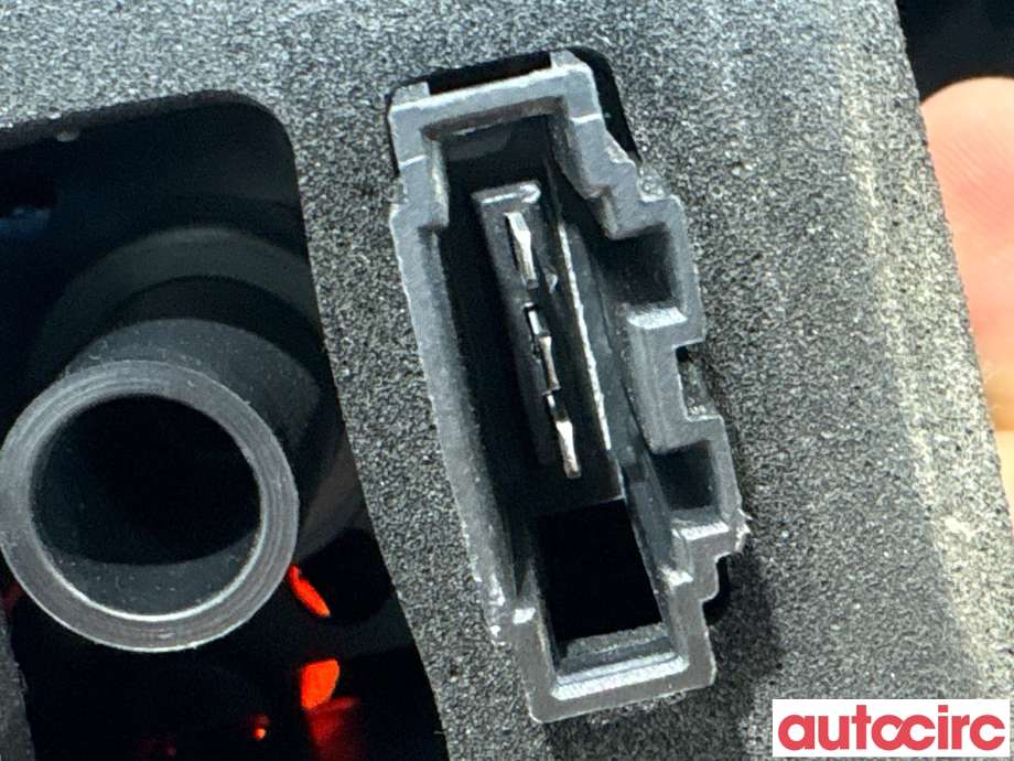 Baklykt venstre til VW Golf VI 2008-2012  (VOLKSWAGEN|5K0945095M|)