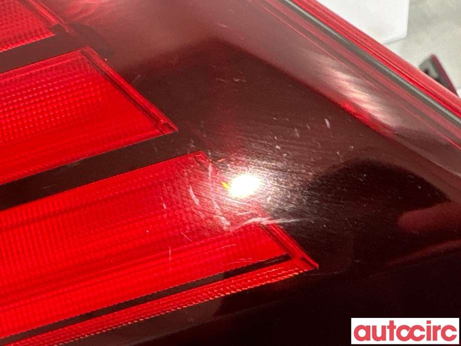 Baklykt høyre indre til Mitsubishi Outlander 2015-->> (Type III, Fase 2)  (MITSUBISHI|8331A180|)