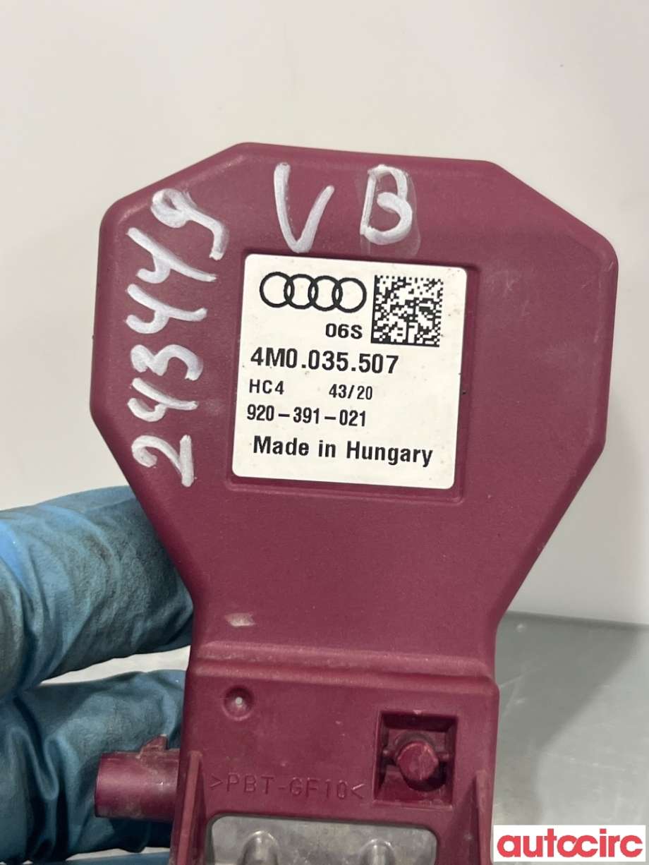 Antenne navigasjon til Audi e-tron 2018-->>  (AUDI|4M0035507|920-391-021)