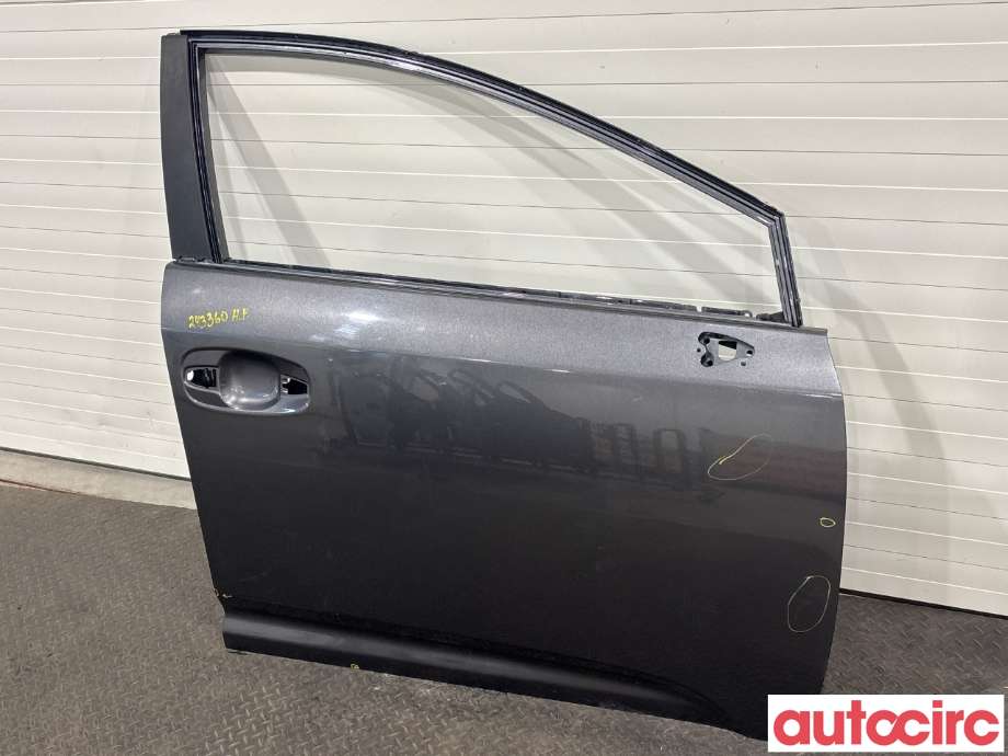 Dør høyre foran til Toyota Avensis 2009-2015 (Type III, Fase 1)  (TOYOTA|6700105070|6700105081|)