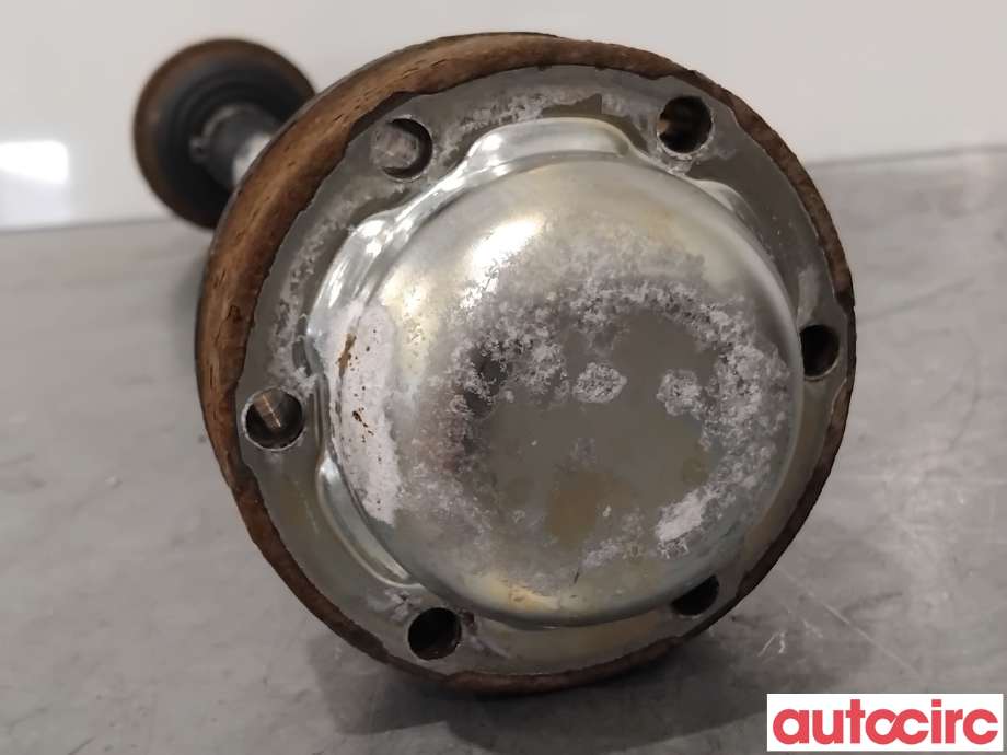 Drivaksel venstre bak til Audi A4 2015-2019 (Type V, Fase 1) (B9) (B9) (AUDI|8W0501203D|)