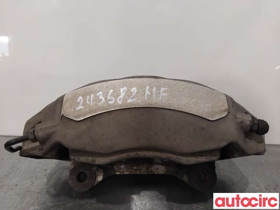 Bremsecaliper høyre foran til Audi A4 2015-2019 (Type V, Fase 1) (B9) (B9) (AUDI|8W0615108D|)