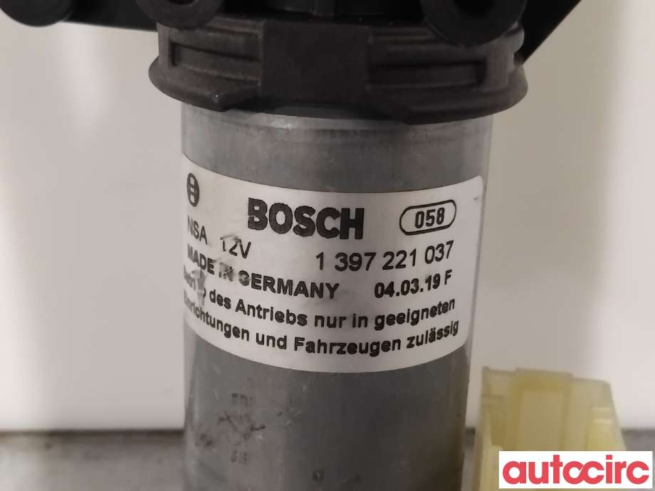 Baklukeåpner motor til Audi A4 2015-2019 (Type V, Fase 1) (B9) (B9) (AUDI|8W9827852D|0390204156|8W9827852E)