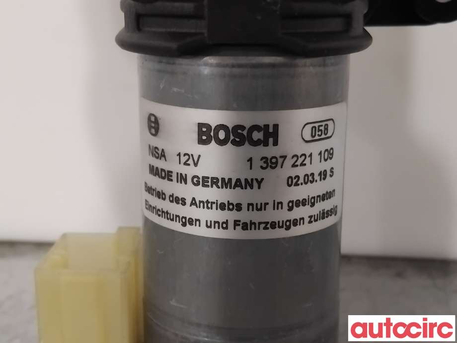 Baklukeåpner motor til Audi A4 2015-2019 (Type V, Fase 1) (B9) (B9) (AUDI|8W9827851D|0390204155|8W9827851E)
