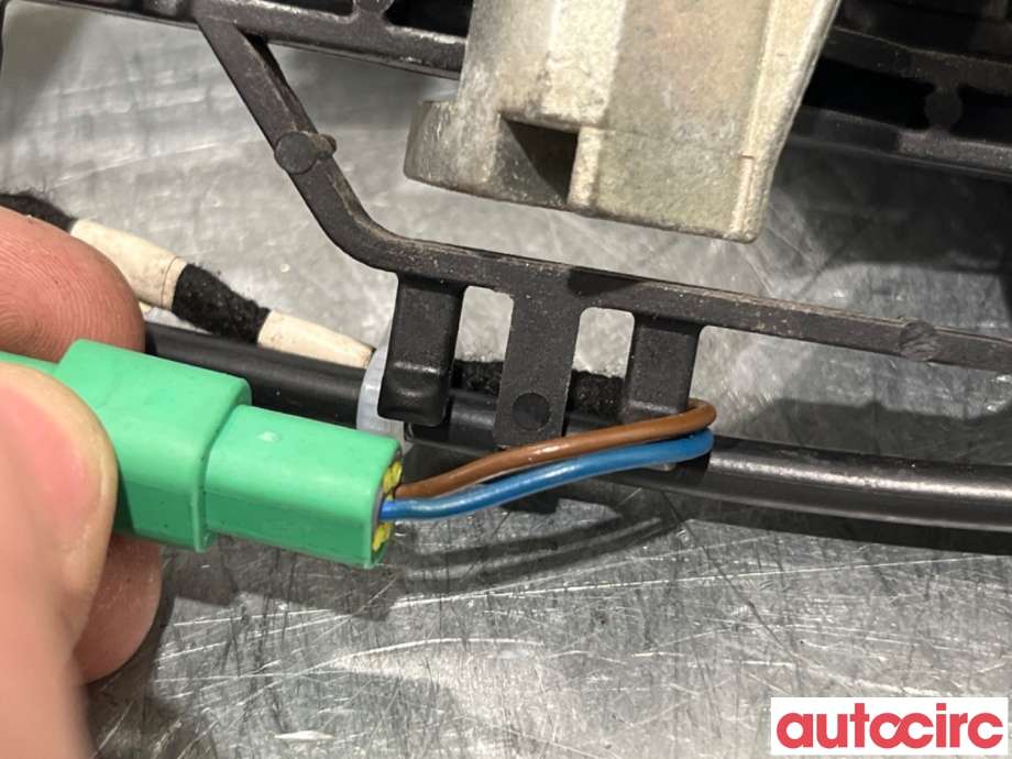 Dørhåndtak utv høyre foran til Ford Kuga 2008-2012 (Type I) (FORD|1775832||1480205)