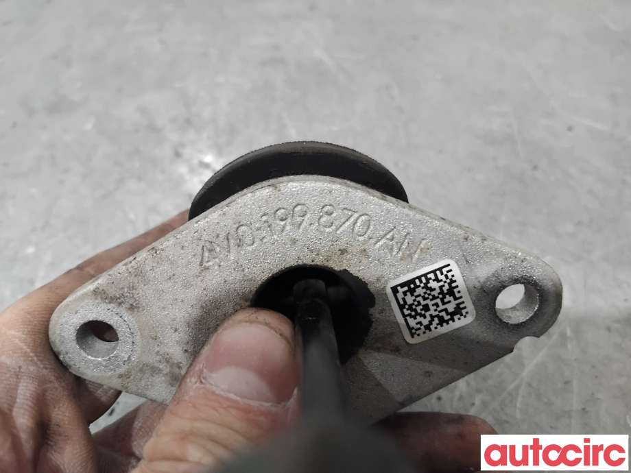Motorfeste til Audi A4 2015-2019 (Type V, Fase 1) (B9) (B9) (AUDI|4M0199870AN|)