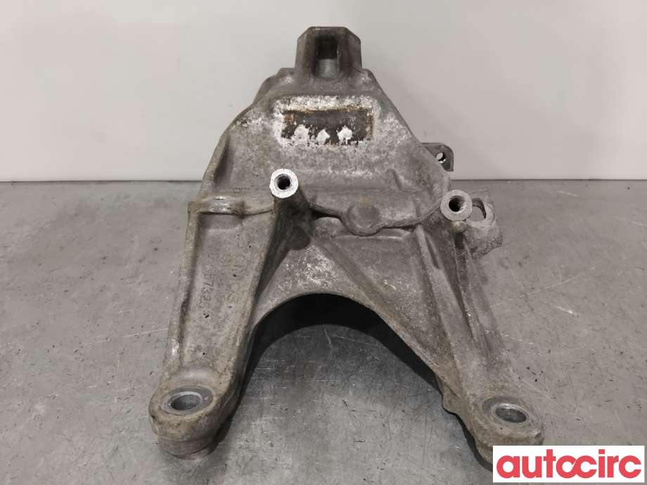 Motorfeste til Audi A4, 2015-2019 (Type V, Fase 1) (B9) (B9) (AUDI|4M0199308AD)