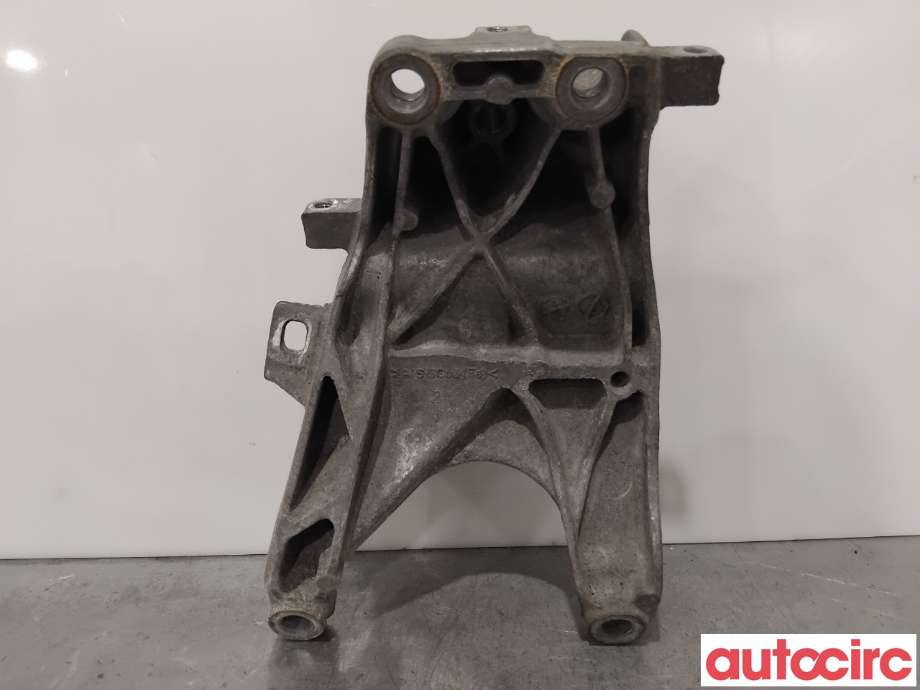 Motorfeste til Audi A4 2015-2019 (Type V, Fase 1) (B9) (B9) (AUDI|4M0199308AD|)