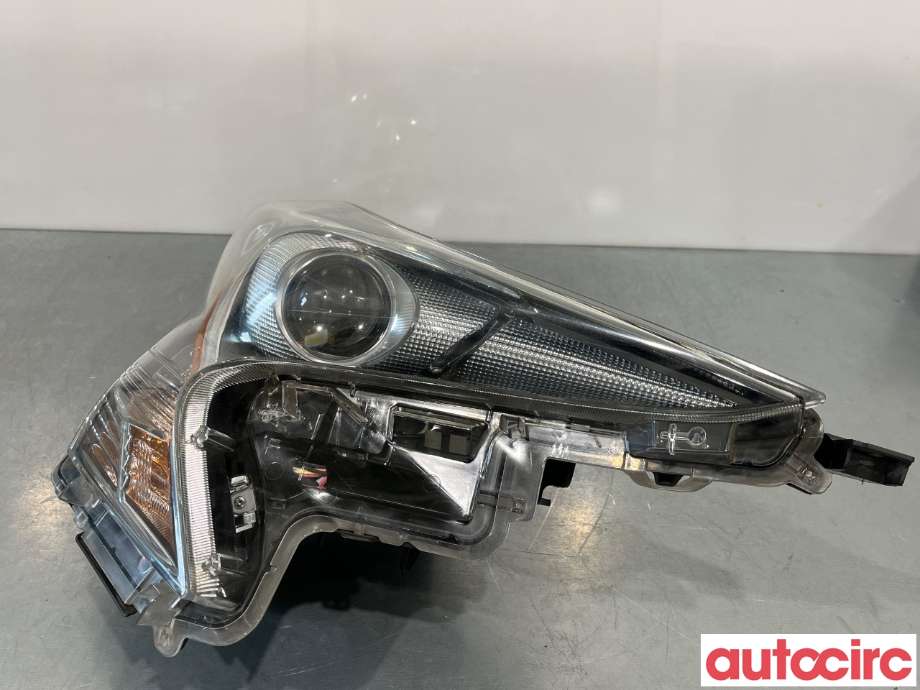 Frontlykt høyre halogen til Toyota Prius 2016-2023 (Type IV) (combi) (combi) (8114547701|)