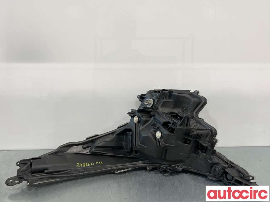Frontlykt høyre halogen til Toyota Prius 2016-2023 (Type IV) (combi) (combi) (8114547701|)