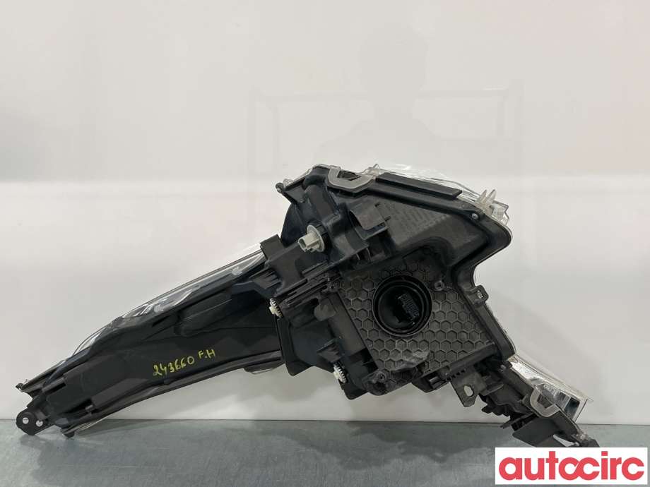 Frontlykt høyre halogen til Toyota Prius 2016-2023 (Type IV) (combi) (combi) (8114547701|)