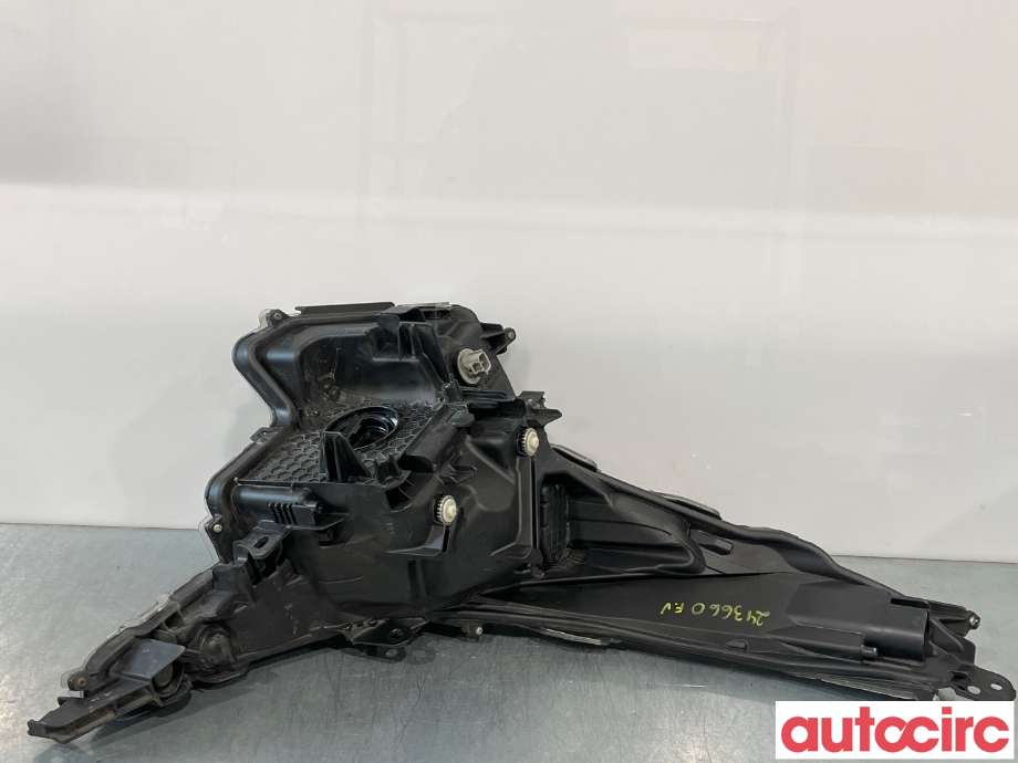 Frontlykt venstre halogen til Toyota Prius 2016-2023 (Type IV) (combi) (combi) (8118547701|)