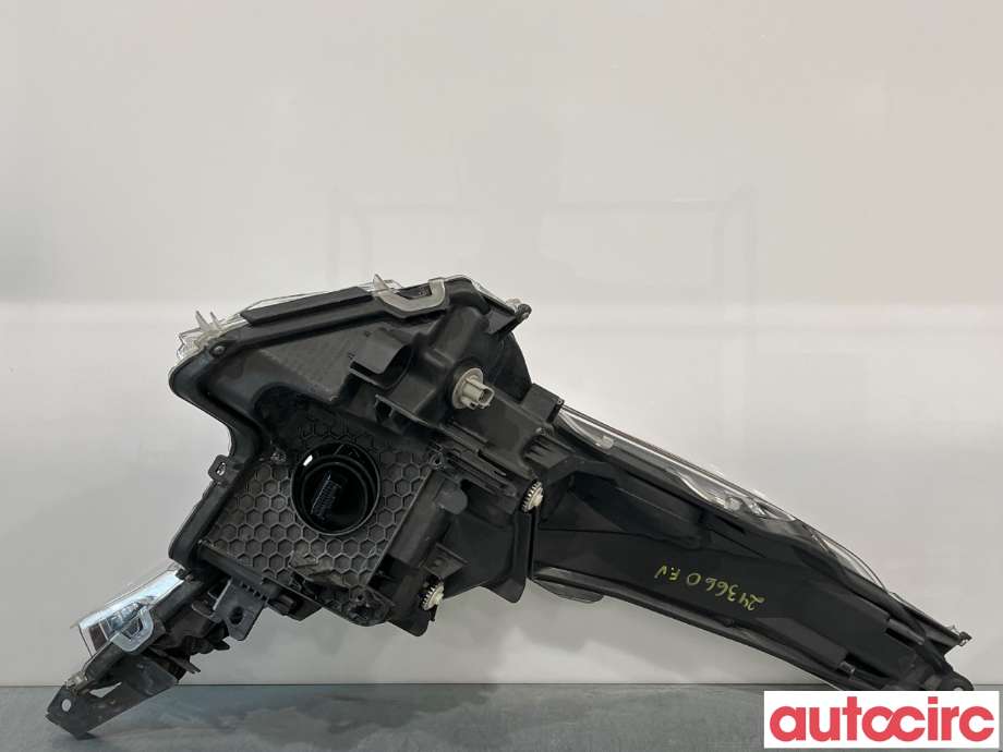 Frontlykt venstre halogen til Toyota Prius 2016-2023 (Type IV) (combi) (combi) (8118547701|)