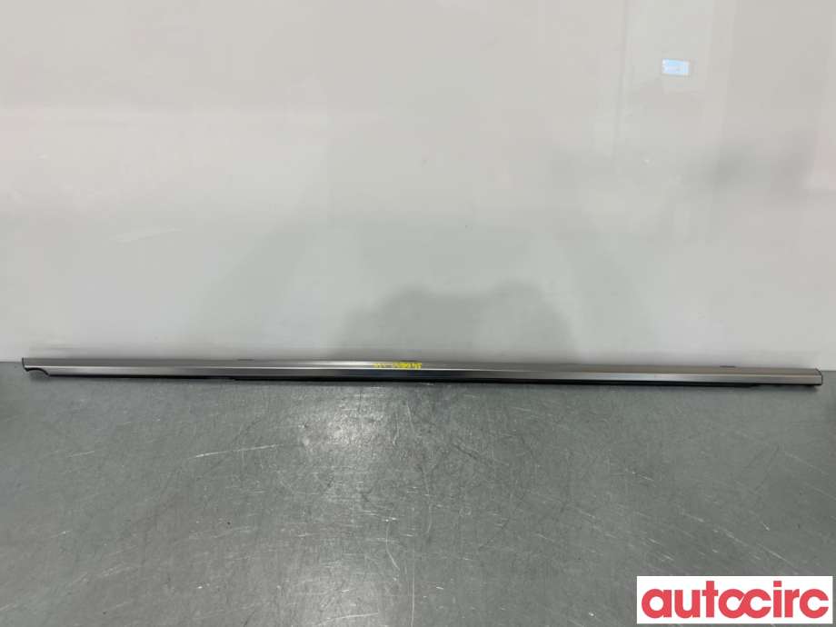 Lister til Kia Sorento, 2016-->> Type III (KIA|82220P2001)