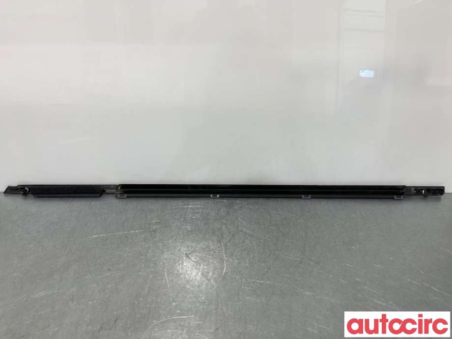 Lister til Kia Sorento 2016-->> Type III (KIA|82220P2001|)