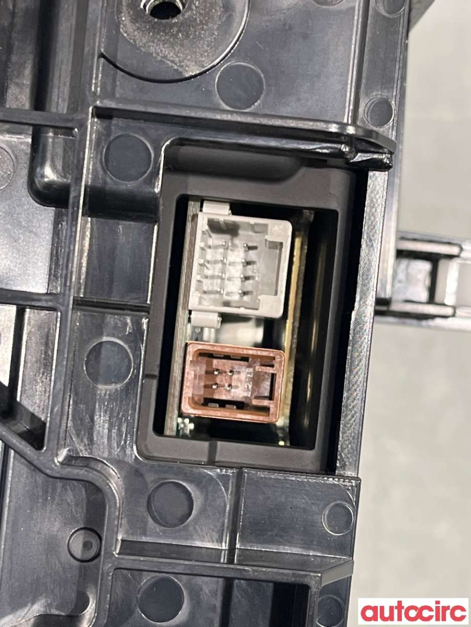 Multimedia display (MCU - Media Controller Unit) til Mazda 6 2015-2018 (Type III, Fase 2)  (GRT7-61-1J0C|)