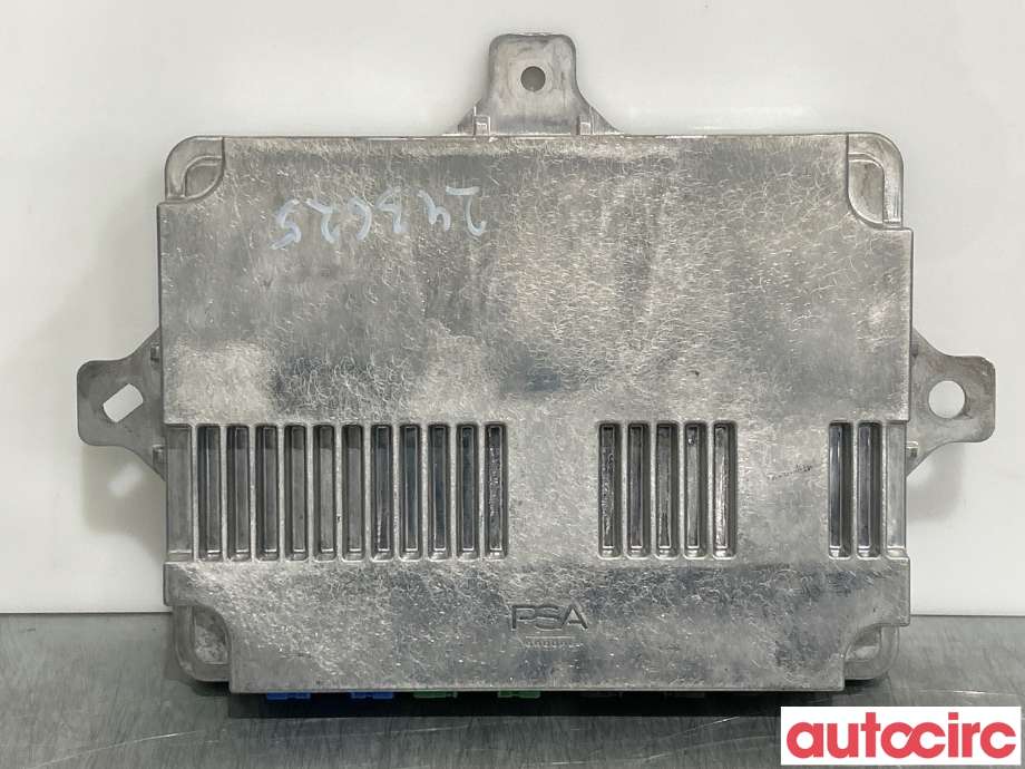 Bilstereo forsterker til Peugeot 3008, 2016-->> (Type II)  (9861424680)