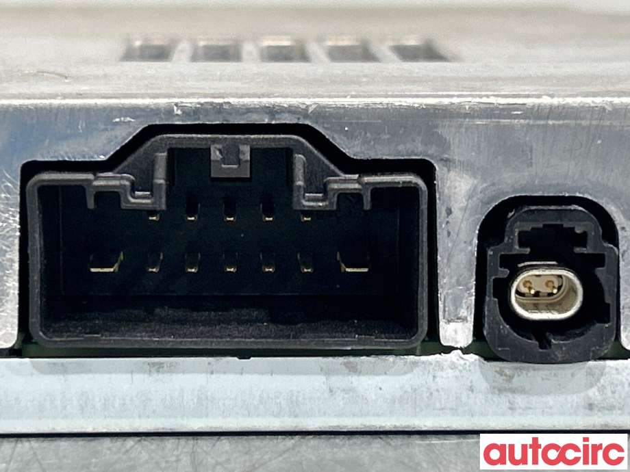 Bilstereo forsterker til Peugeot 3008 2016-->> (Type II) (9861424680|)
