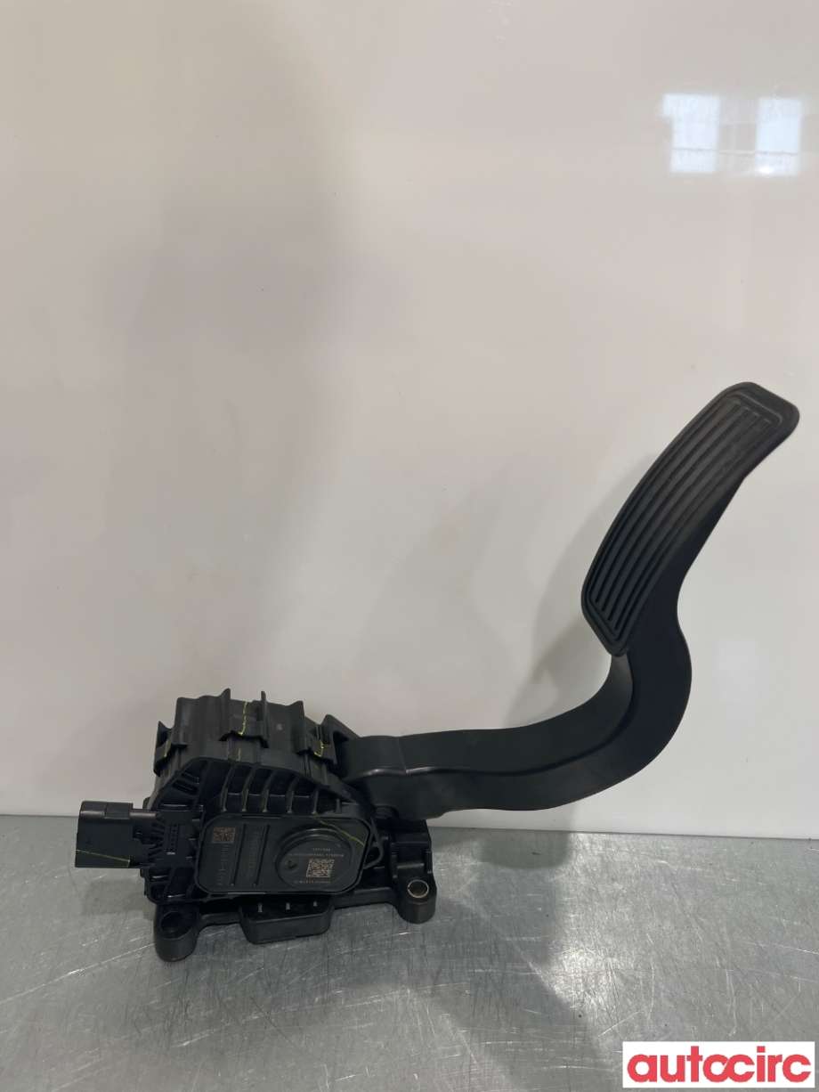 Pedal gass til Tesla Model 3 2018-2023 (Fase 1)  (1044695-00-A|)