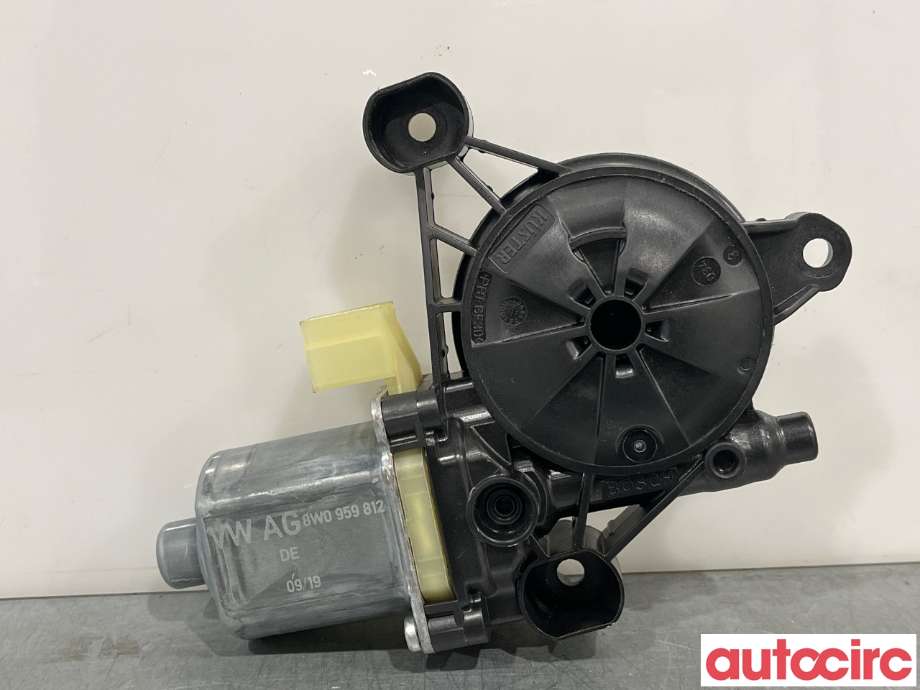Ruteheis høyre bak til Audi A4 2015-2019 (Type V, Fase 1) (B9) (B9) (AUDI|8W0959812|0130822668)