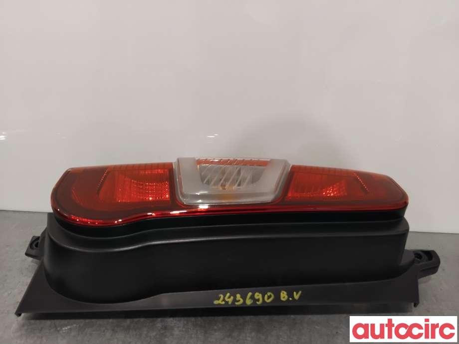 Baklykt venstre til Peugeot Partner 2019-->> (Type III) (9819235880|)