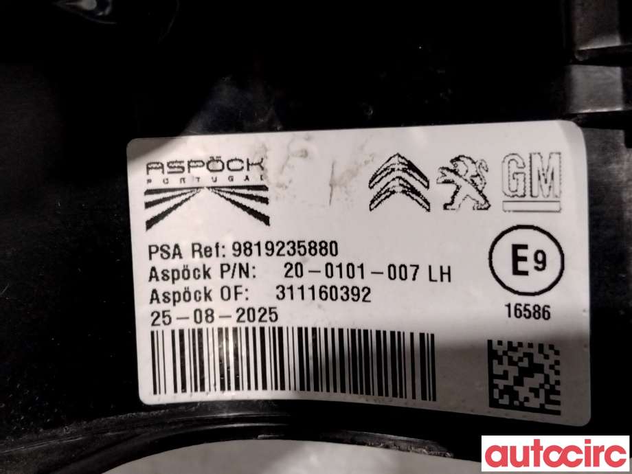Baklykt venstre til Peugeot Partner 2019-->> (Type III) (9819235880|)