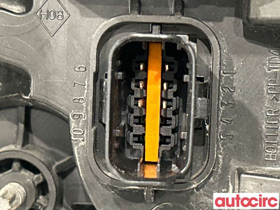 Frontlykt høyre halogen til Renault Trafic 2014-->>  (RENAULT|260101161R||260108047R)