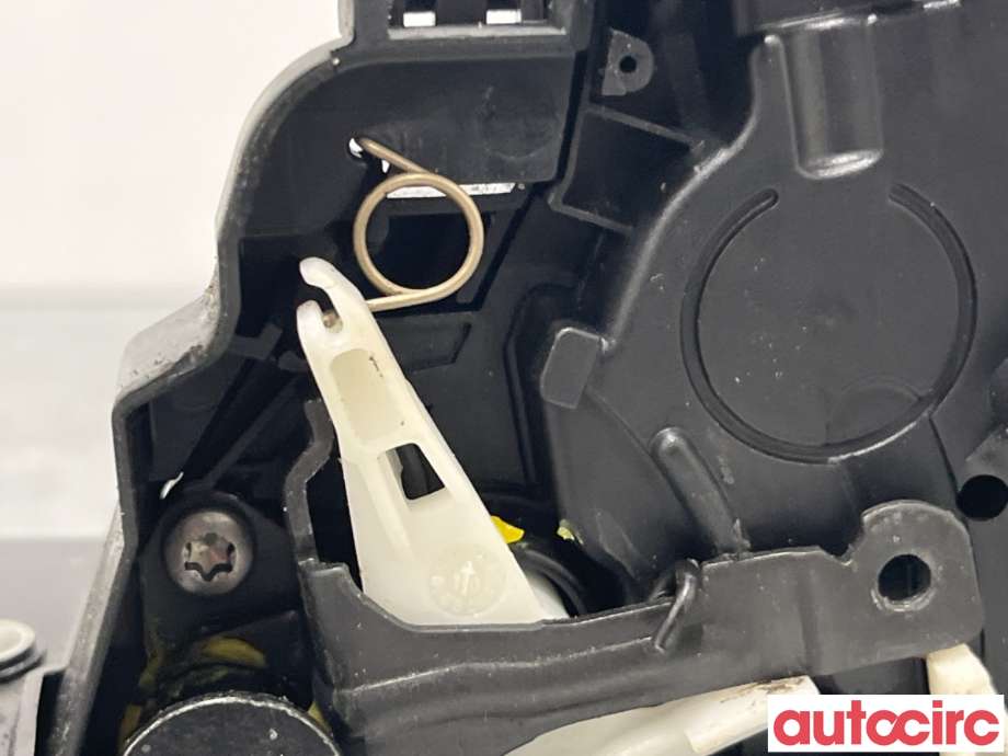 Låsekasse venstre foran til Ford Kuga 2008-2012 (Type I) (FORD|1523321||8V4A-S21813-BA)