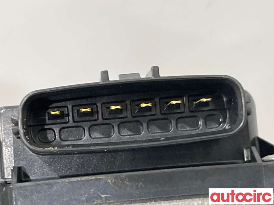 Spjeldhus til Toyota Hilux 2016-2020  (TOYOTA|261000E010||26100-0E010)