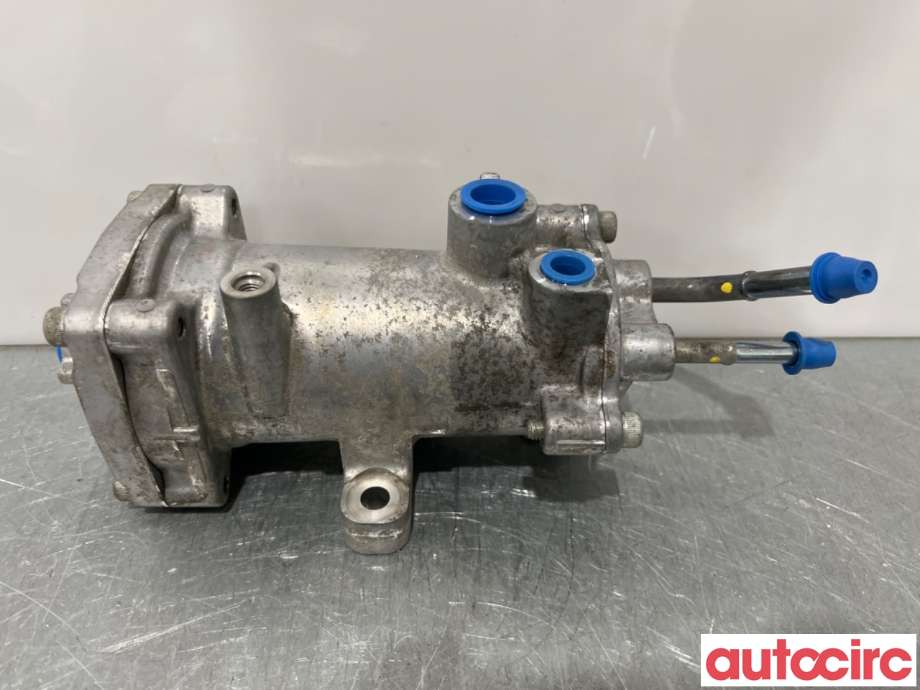 Dieselfilterholder til Toyota Hilux 2016-2020  (TOYOTA|233000E010|)