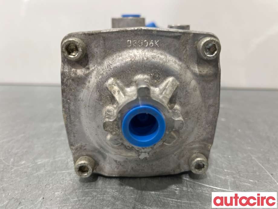 Dieselfilterholder til Toyota Hilux 2016-2020  (TOYOTA|233000E010|)