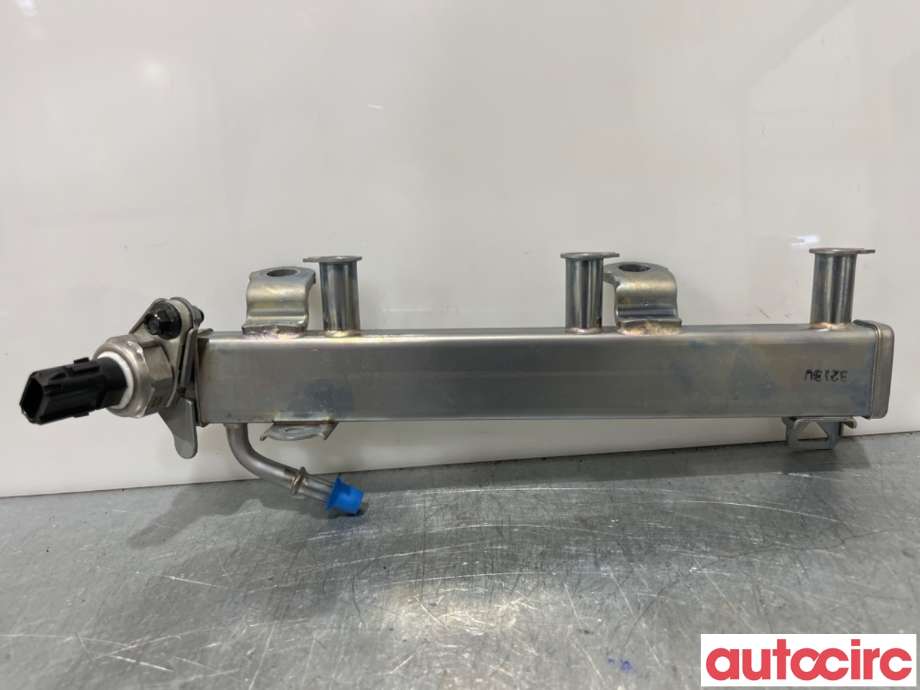 Dyseskinne (fuelrail) til Toyota Yaris Cross (SUV) 2021-->>  (TOYOTA|2381415080|)