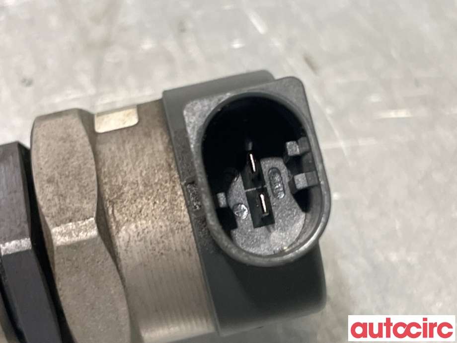 Dyseskinne (fuelrail) til BMW 5-Serie 2003-2010 (E60/E61) (E60/E61) (BMW|13537805725|0445214030|7787164)