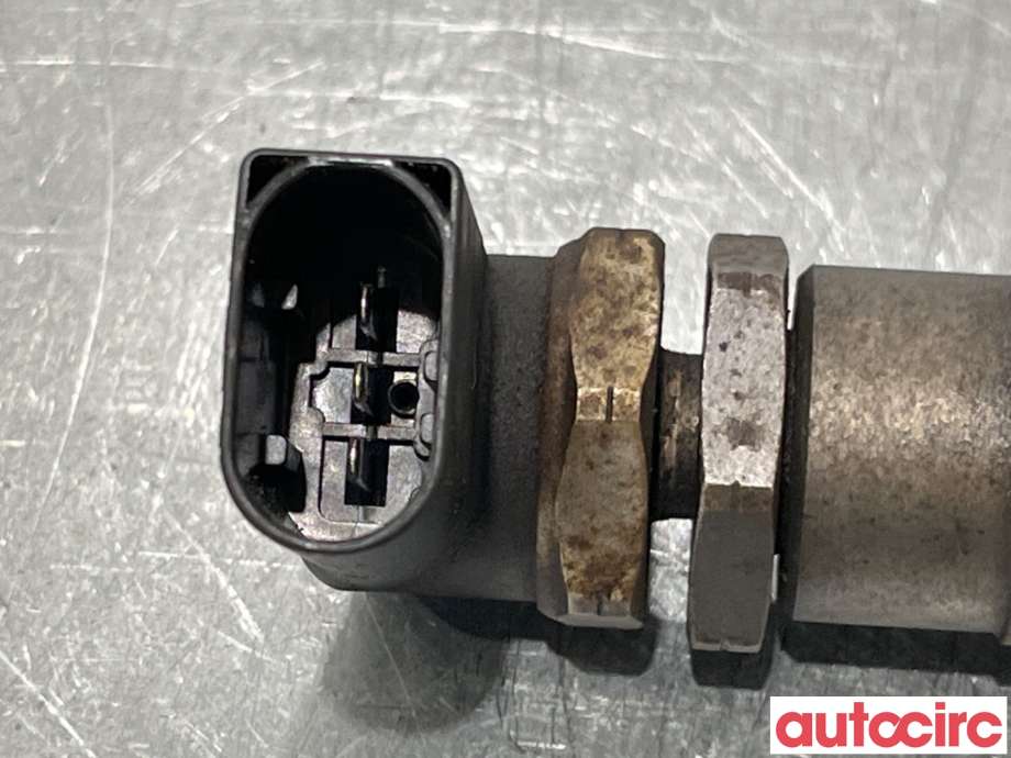 Dyseskinne (fuelrail) til BMW 5-Serie 2003-2010 (E60/E61) (E60/E61) (BMW|13537805725|0445214030|7787164)