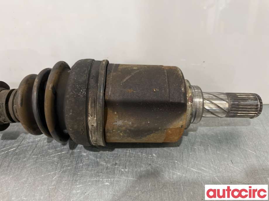 Drivaksel venstre foran til Nissan Qashqai 2010-2014 (Type I, Fase 2)  (NISSAN|39101JD02B|)