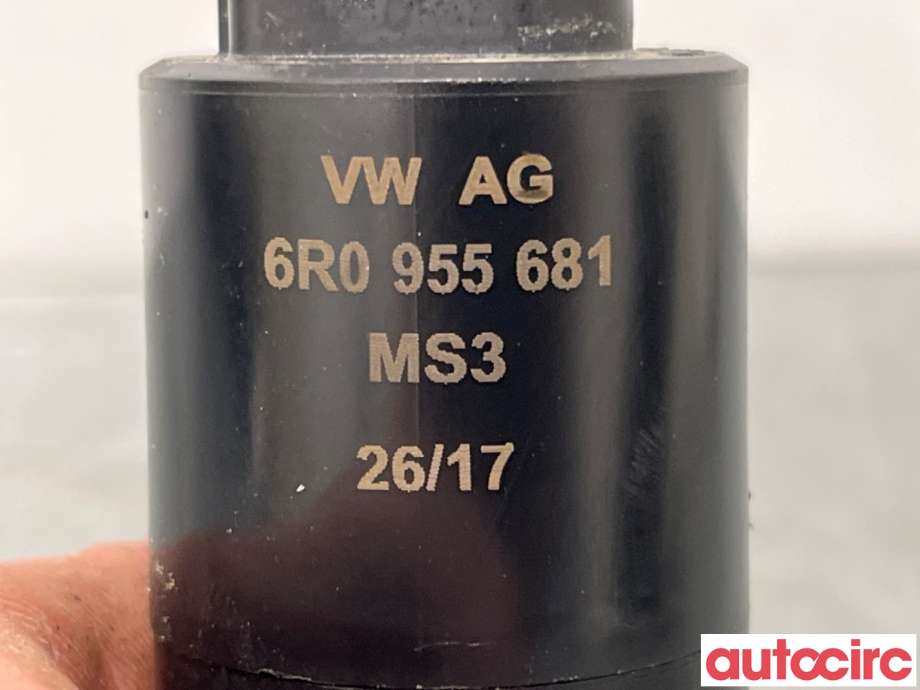 Spylerpumpe til VW Golf Sportsvan 2014-2018  (VOLKSWAGEN|6R0955681|)