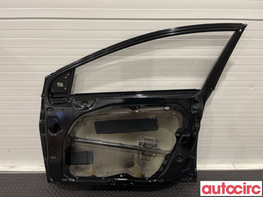 Dør høyre foran til Hyundai i40 2012-2017  (HYUNDAI|760043Z000|)
