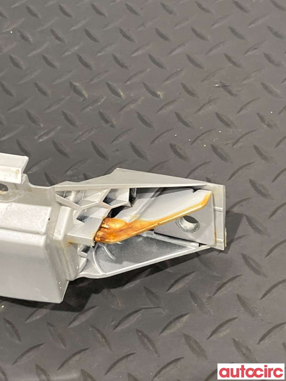 Skjerm høyre foran til Ford Kuga 2008-2012 (Type I)  (FORD|1633114||8V41-16015-AHXWAA)
