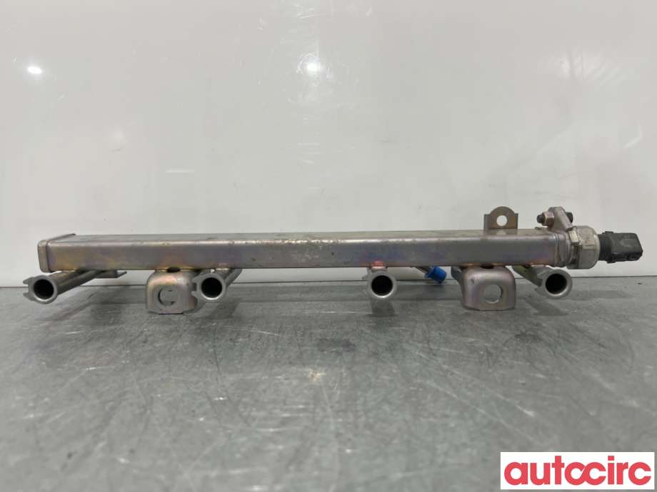 Dyseskinne (fuelrail) til Toyota RAV4 2019-->> (Type V)  (TOYOTA|2381425022|)