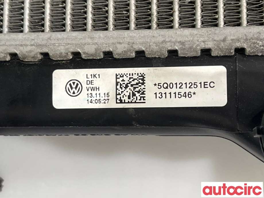 Radiator (manuell gir) til VW Golf VII 2012-2017 (Fase 1)  (VOLKSWAGEN|5Q0121251EC|)