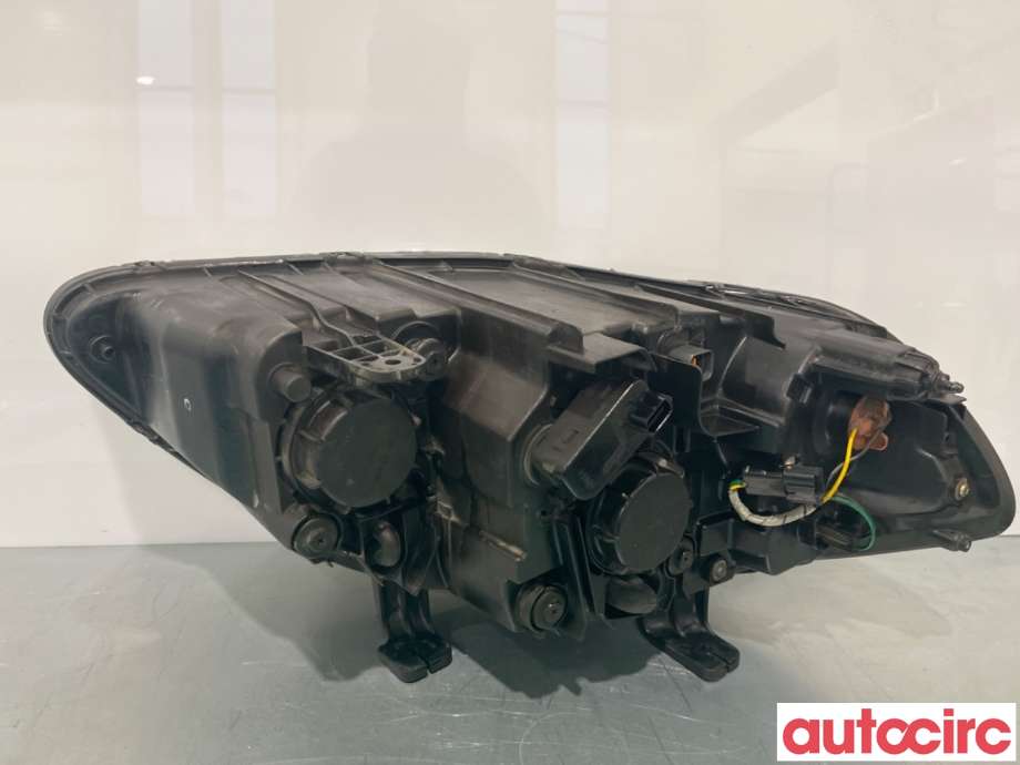 Frontlykt venstre halogen til SsangYong Rodius 2005-2013 (Type I)  (SSANGYONG|8310121305|)