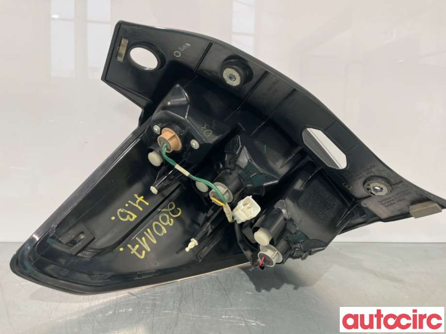 Baklykt høyre indre til SsangYong Rodius 2005-2013 (Type I)  (SSANGYONG|8360121403|)