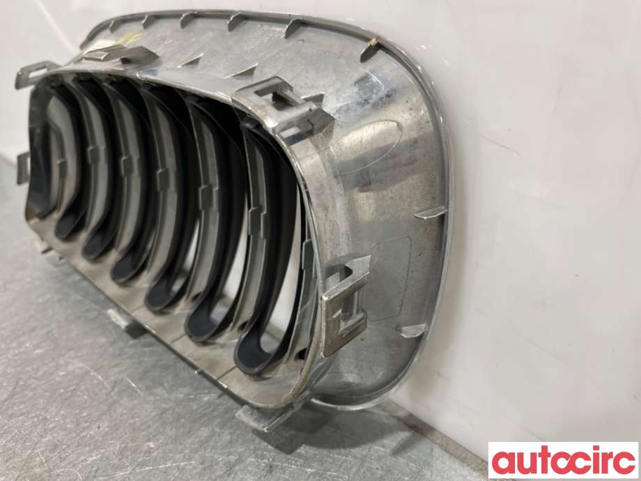 Grill høyre til BMW X3 2003-2006 (Fase 1) (E83) (E83) (BMW|51133402910|)