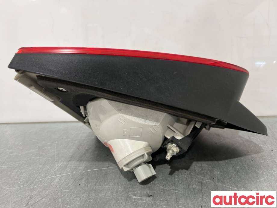 Baklykt høyre indre til Ford Kuga 2008-2012 (Type I)  (FORD|1545446|2ZR009546-02|8V41-13A602-AD)