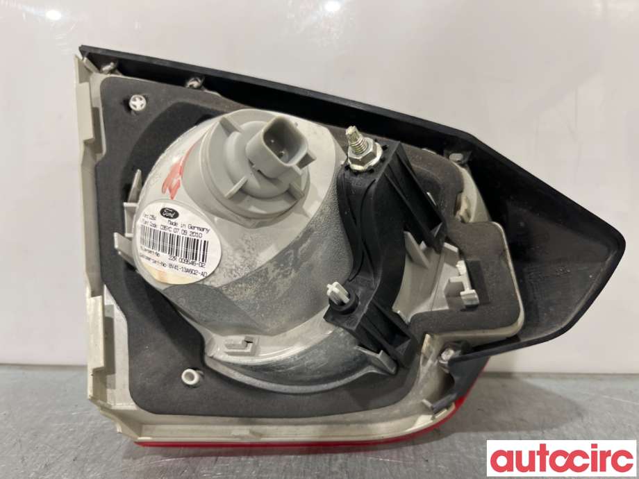 Baklykt høyre indre til Ford Kuga 2008-2012 (Type I)  (FORD|1545446|2ZR009546-02|8V41-13A602-AD)